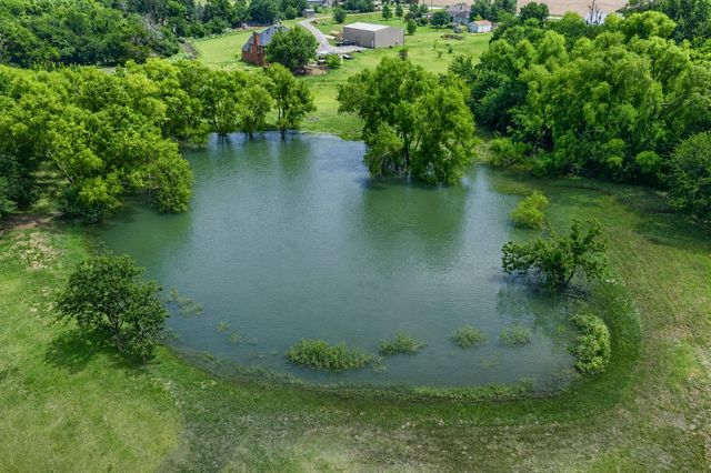 900 Hodgins Road, Van Alstyne, TX 75495
