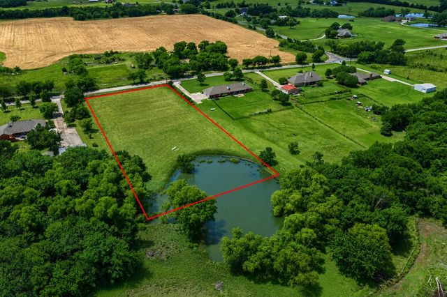 900 Hodgins Road, Van Alstyne, TX 75495