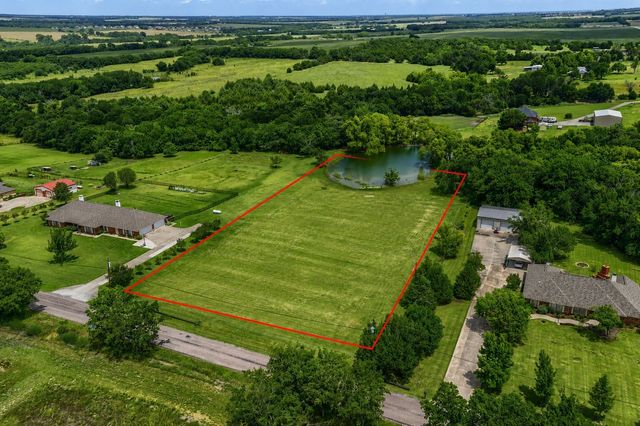 900 Hodgins Road, Van Alstyne, TX 75495