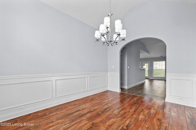 18309 Standwick Dr, Louisville, KY 40245