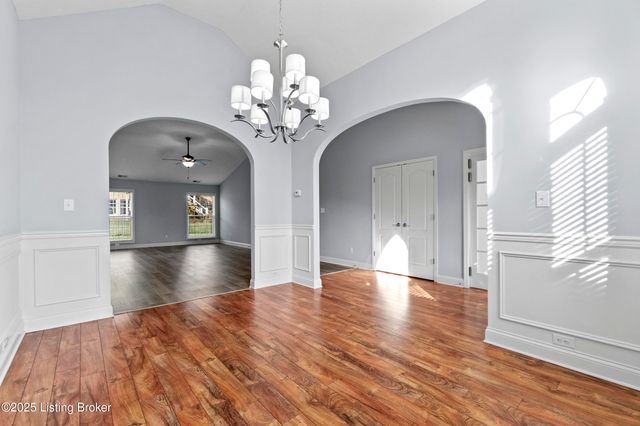 18309 Standwick Dr, Louisville, KY 40245