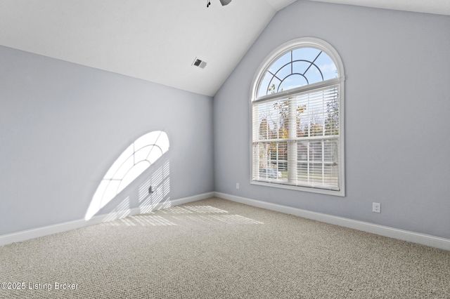 18309 Standwick Dr, Louisville, KY 40245