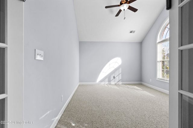 18309 Standwick Dr, Louisville, KY 40245