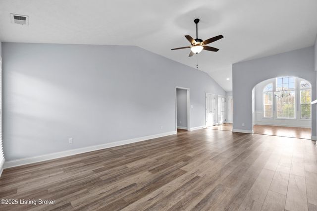 18309 Standwick Dr, Louisville, KY 40245