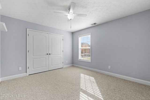 18309 Standwick Dr, Louisville, KY 40245