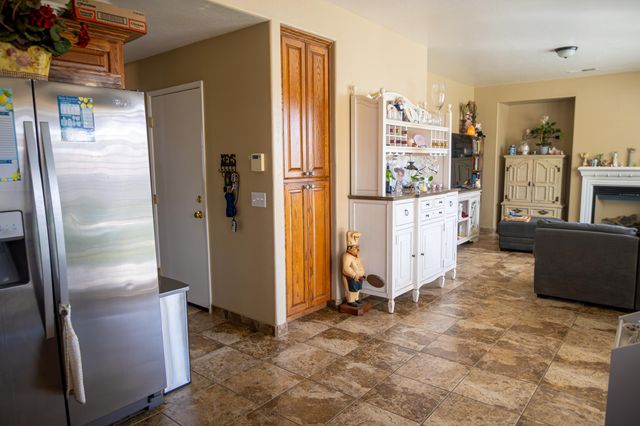 6229 W Ceres Avenue, Visalia, CA 93291