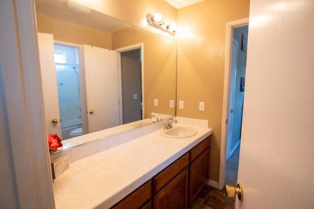 6229 W Ceres Avenue, Visalia, CA 93291