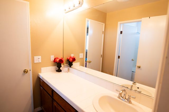 6229 W Ceres Avenue, Visalia, CA 93291