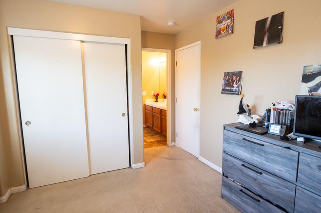 6229 W Ceres Avenue, Visalia, CA 93291