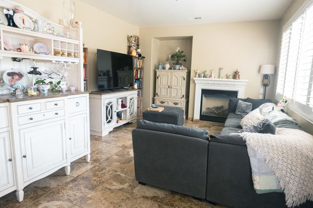 6229 W Ceres Avenue, Visalia, CA 93291