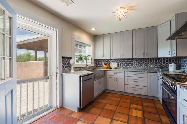 1801 Calle Pequeno NW, Albuquerque, NM 87107
