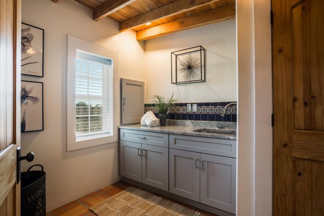 1801 Calle Pequeno NW, Albuquerque, NM 87107