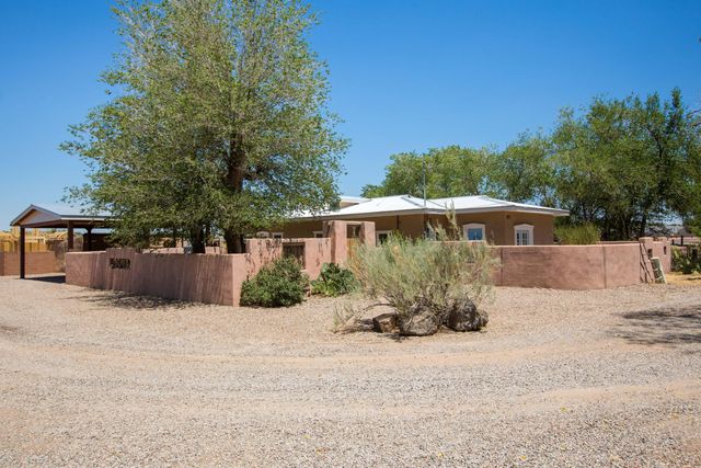1801 Calle Pequeno NW, Albuquerque, NM 87107