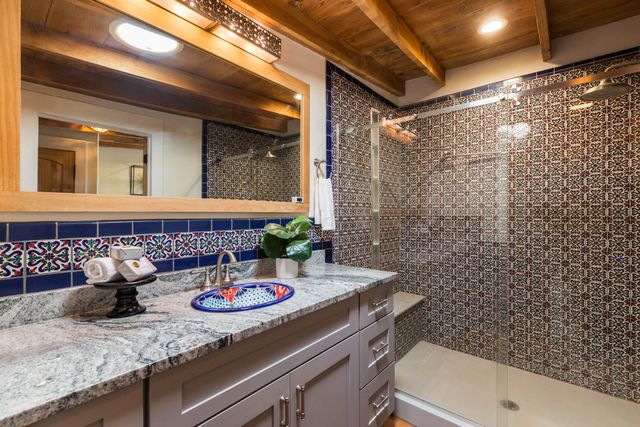 1801 Calle Pequeno NW, Albuquerque, NM 87107
