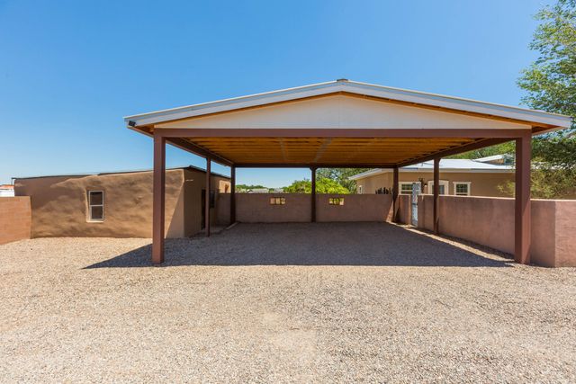 1801 Calle Pequeno NW, Albuquerque, NM 87107