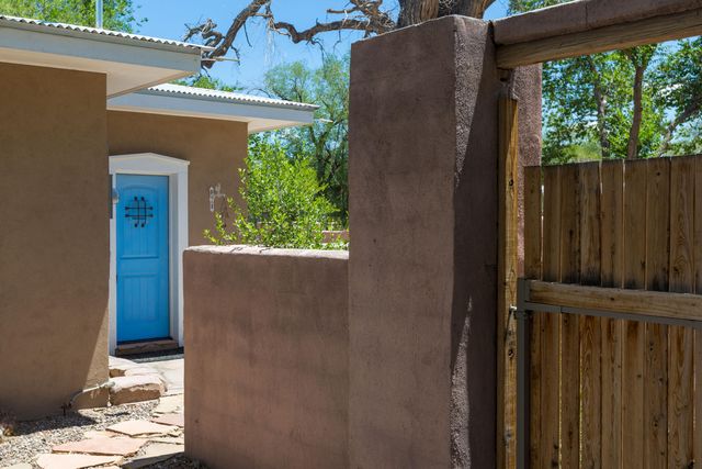 1801 Calle Pequeno NW, Albuquerque, NM 87107