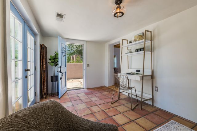 1801 Calle Pequeno NW, Albuquerque, NM 87107