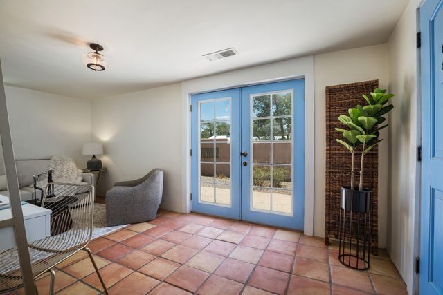 1801 Calle Pequeno NW, Albuquerque, NM 87107