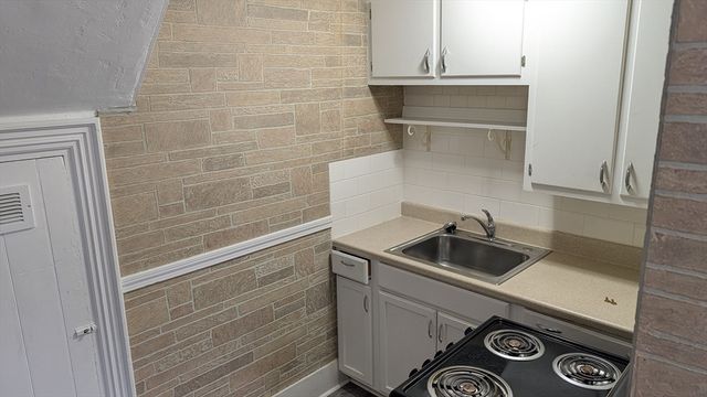 92 N Franklin St 1, Holbrook, MA 02343