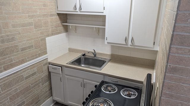 92 N Franklin St 1, Holbrook, MA 02343