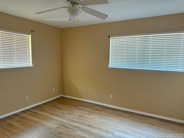 1005 VALLEY FORGE DR, Schertz, TX 78154