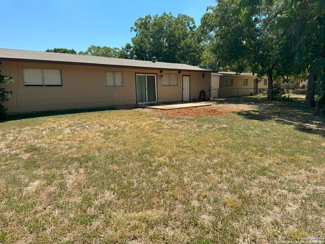 1005 VALLEY FORGE DR, Schertz, TX 78154