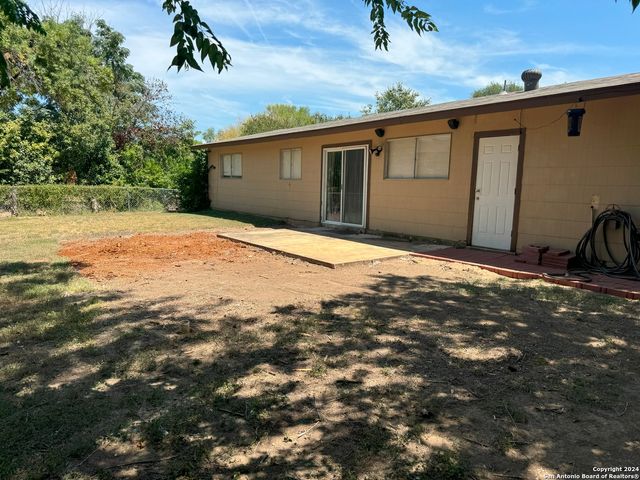 1005 VALLEY FORGE DR, Schertz, TX 78154