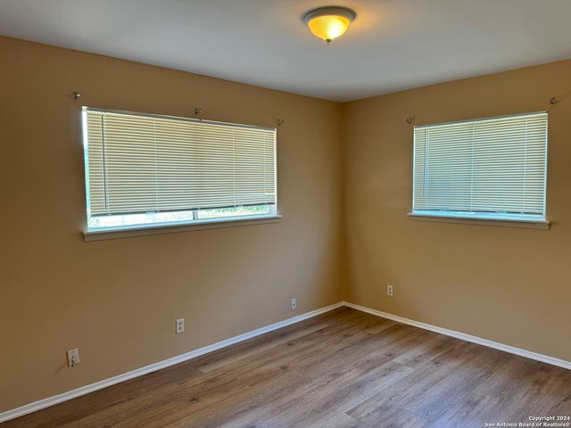 1005 VALLEY FORGE DR, Schertz, TX 78154