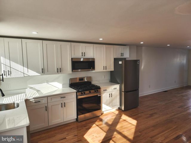 1374 KIMBERLY DR, Philadelphia, PA 19151