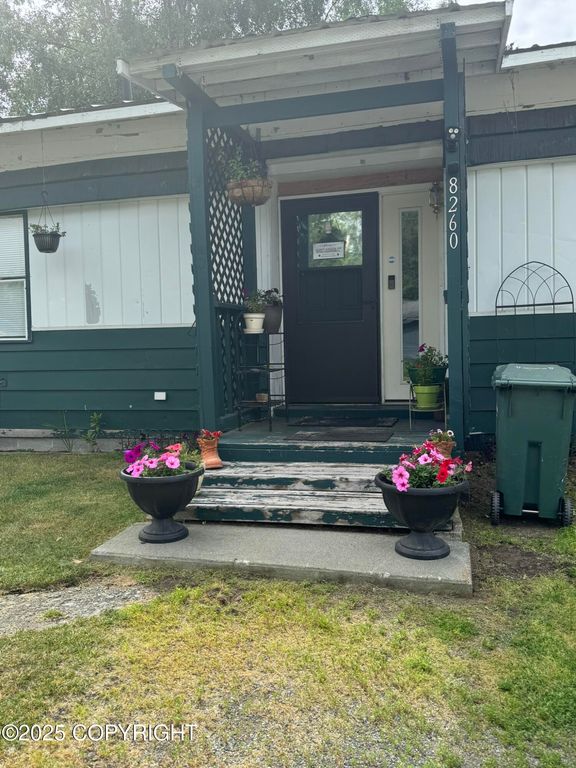 8260 Pokey Circle, Anchorage, AK 99507