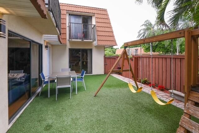 2903 SW 11th Place N, Deerfield Beach, FL 33442