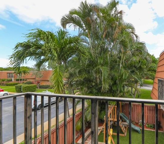 2903 SW 11th Place N, Deerfield Beach, FL 33442