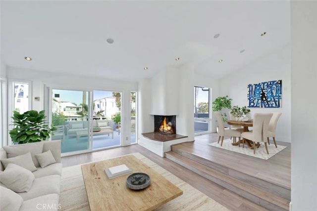 411 Goldenrod B, Corona Del Mar, CA 92625