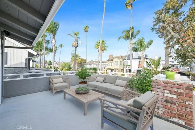 411 Goldenrod B, Corona Del Mar, CA 92625