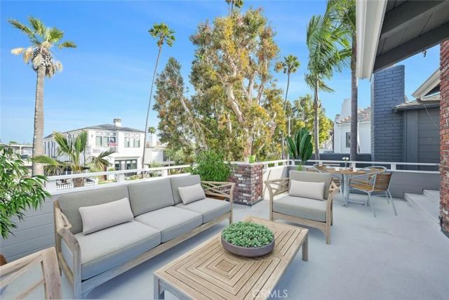 411 Goldenrod B, Corona Del Mar, CA 92625