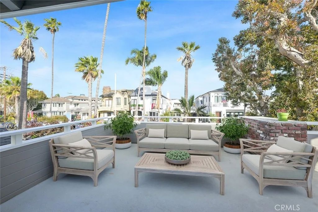 411 Goldenrod B, Corona Del Mar, CA 92625