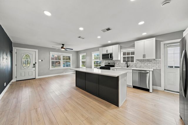 6026 Velasco Avenue, Dallas, TX 75206