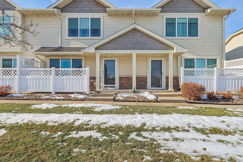 1401 N 6th Street 19, Indianola, IA 50125