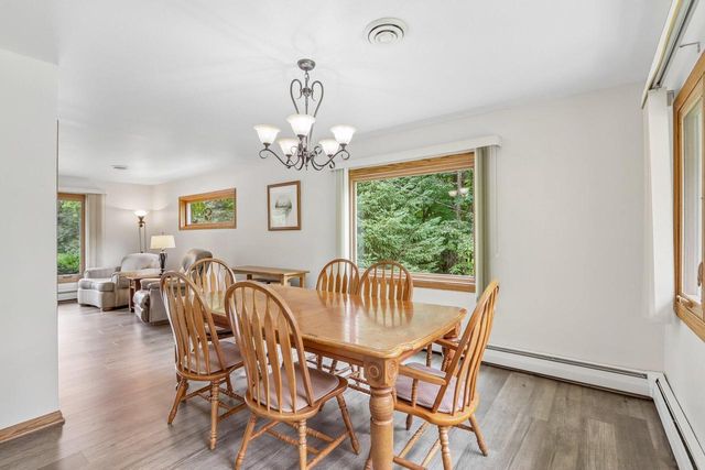 885 Tara Hill W, Hartford, WI 53027