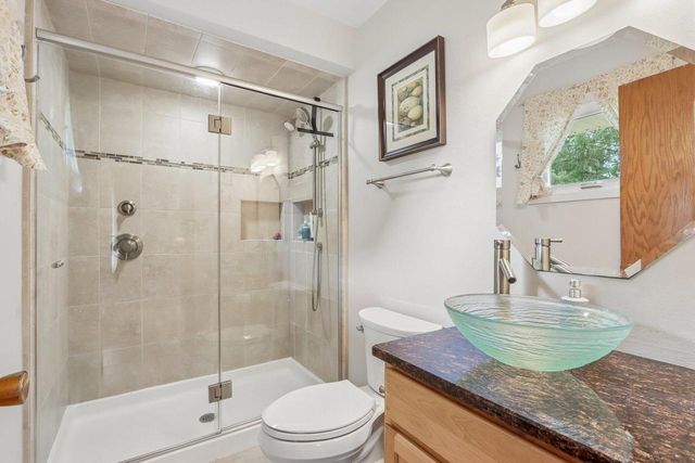 885 Tara Hill W, Hartford, WI 53027