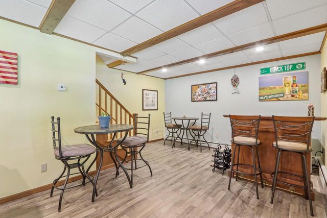 885 Tara Hill W, Hartford, WI 53027