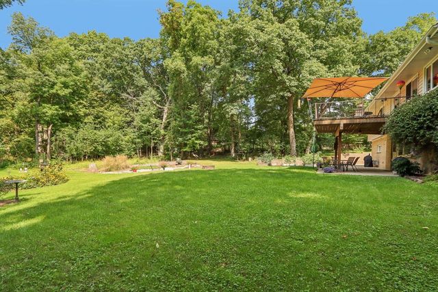 885 Tara Hill W, Hartford, WI 53027