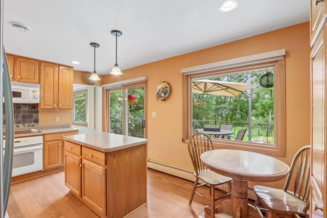 885 Tara Hill W, Hartford, WI 53027