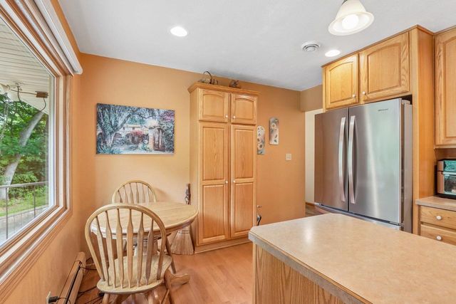 885 Tara Hill W, Hartford, WI 53027