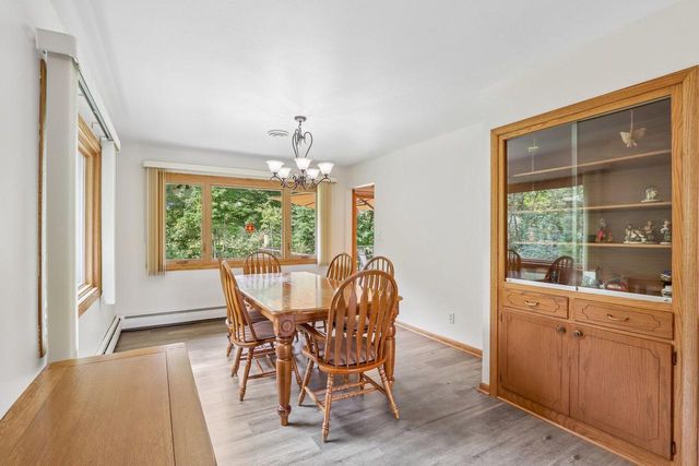 885 Tara Hill W, Hartford, WI 53027