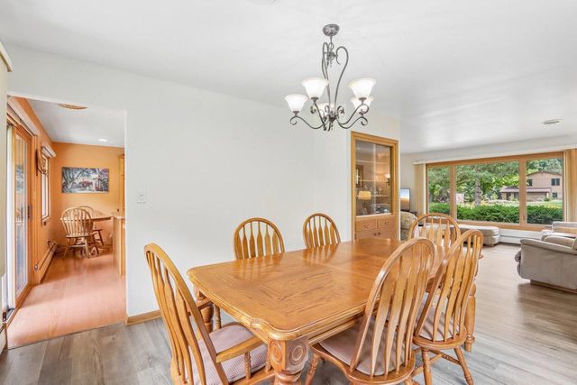 885 Tara Hill W, Hartford, WI 53027
