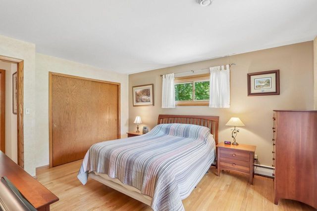 885 Tara Hill W, Hartford, WI 53027