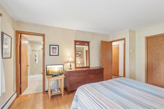 885 Tara Hill W, Hartford, WI 53027