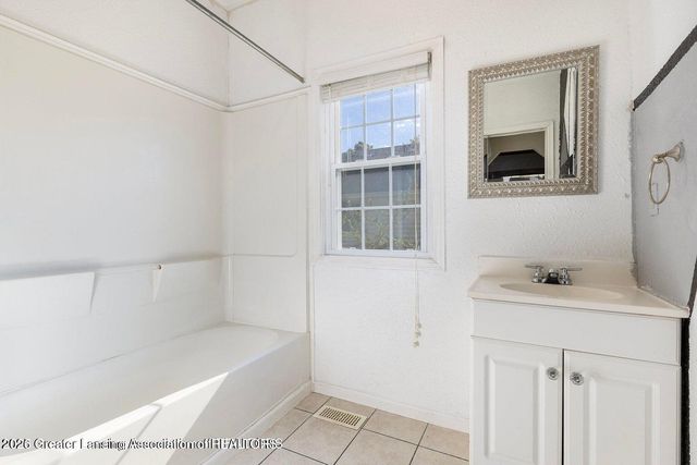 400 Lathrop Street, Lansing, MI 48912