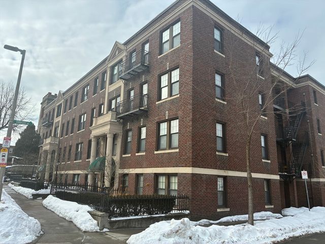 185 Chestnut Hill Ave 12, Boston, MA 02135